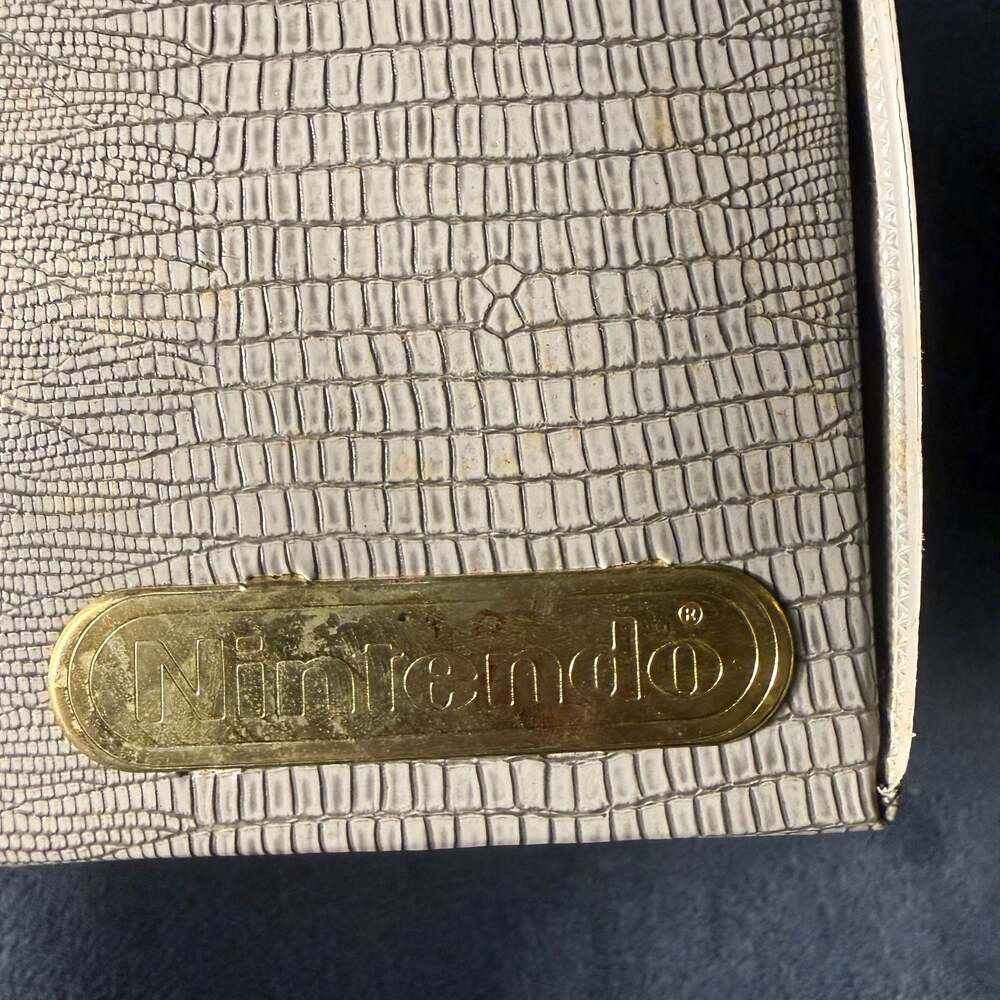 Vintage Nintendo NES 10 Cartridge Game Carrying Travel Case Faux Snakeskin